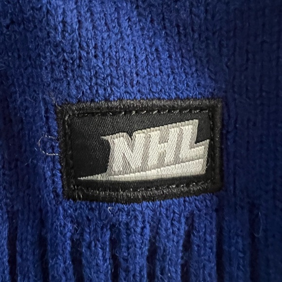 Maple Leafs Hockey Sweater - Picture 3 of 6